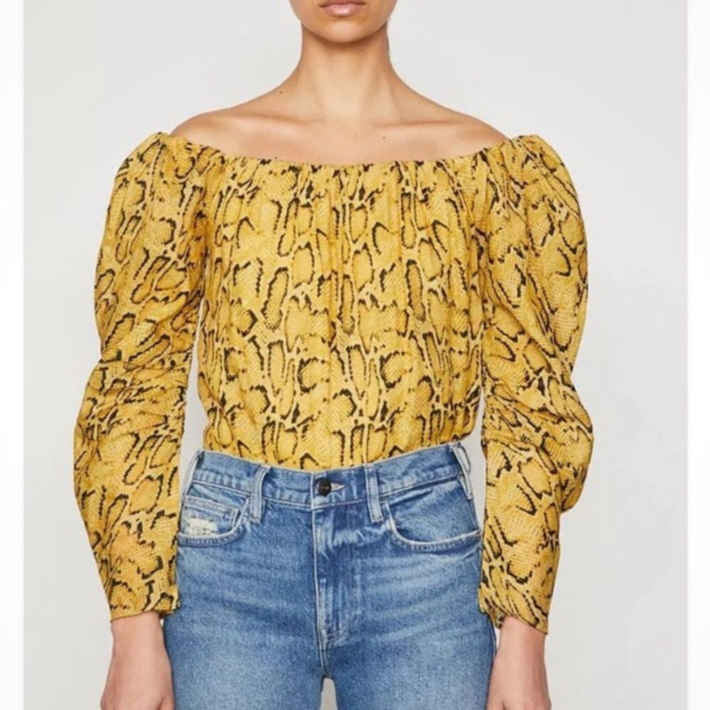 Frame Yellow Snake Print Off-Shoulder Top size small
